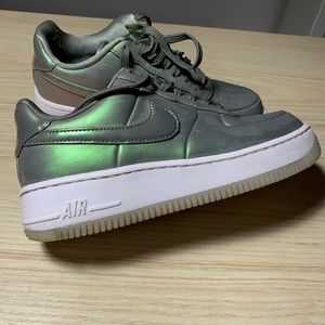 NIKE AIR FORCE ONE UPSTEP METALLIC